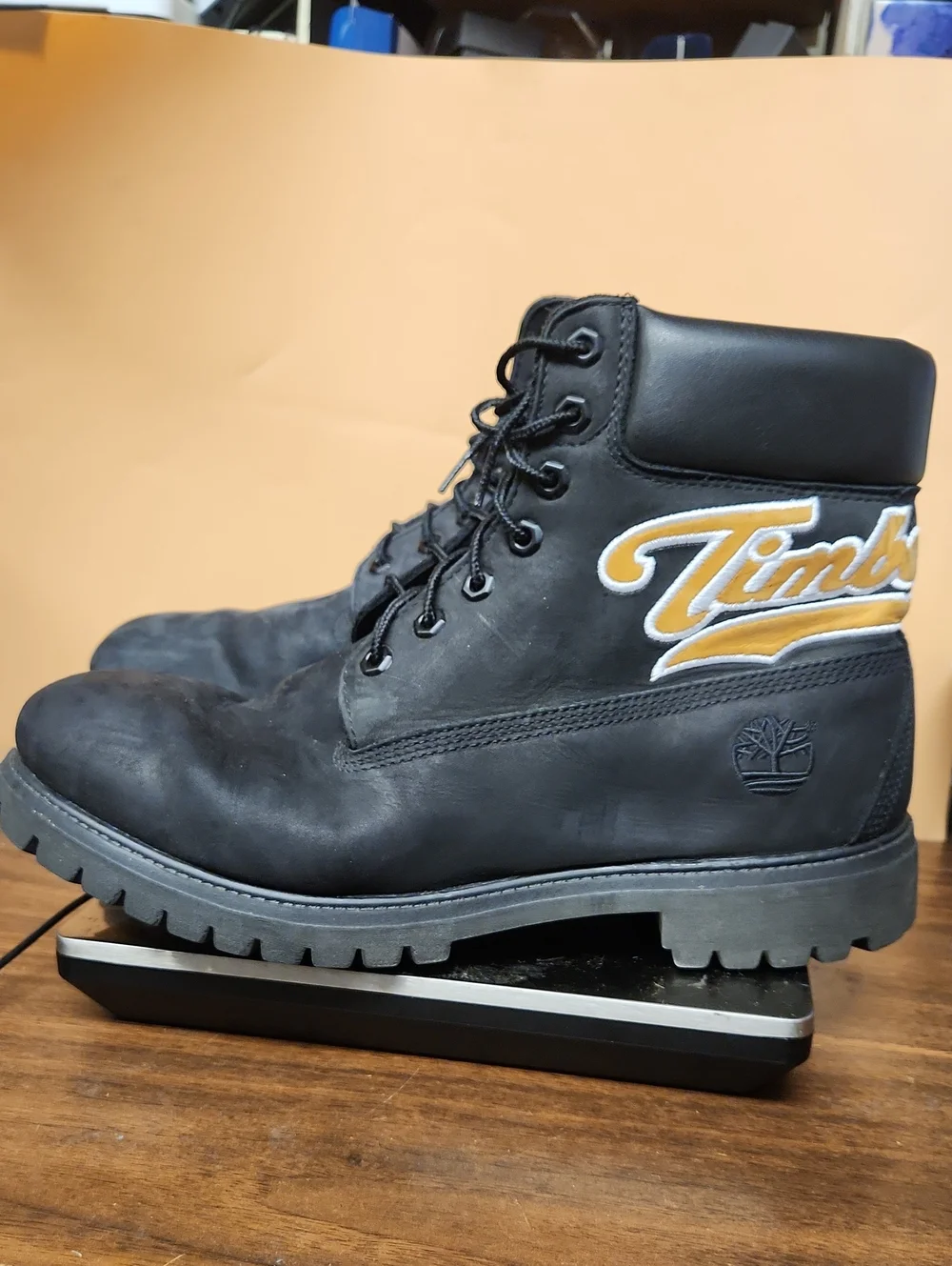 Timberland Mens 52099 Black Leather  Boots.